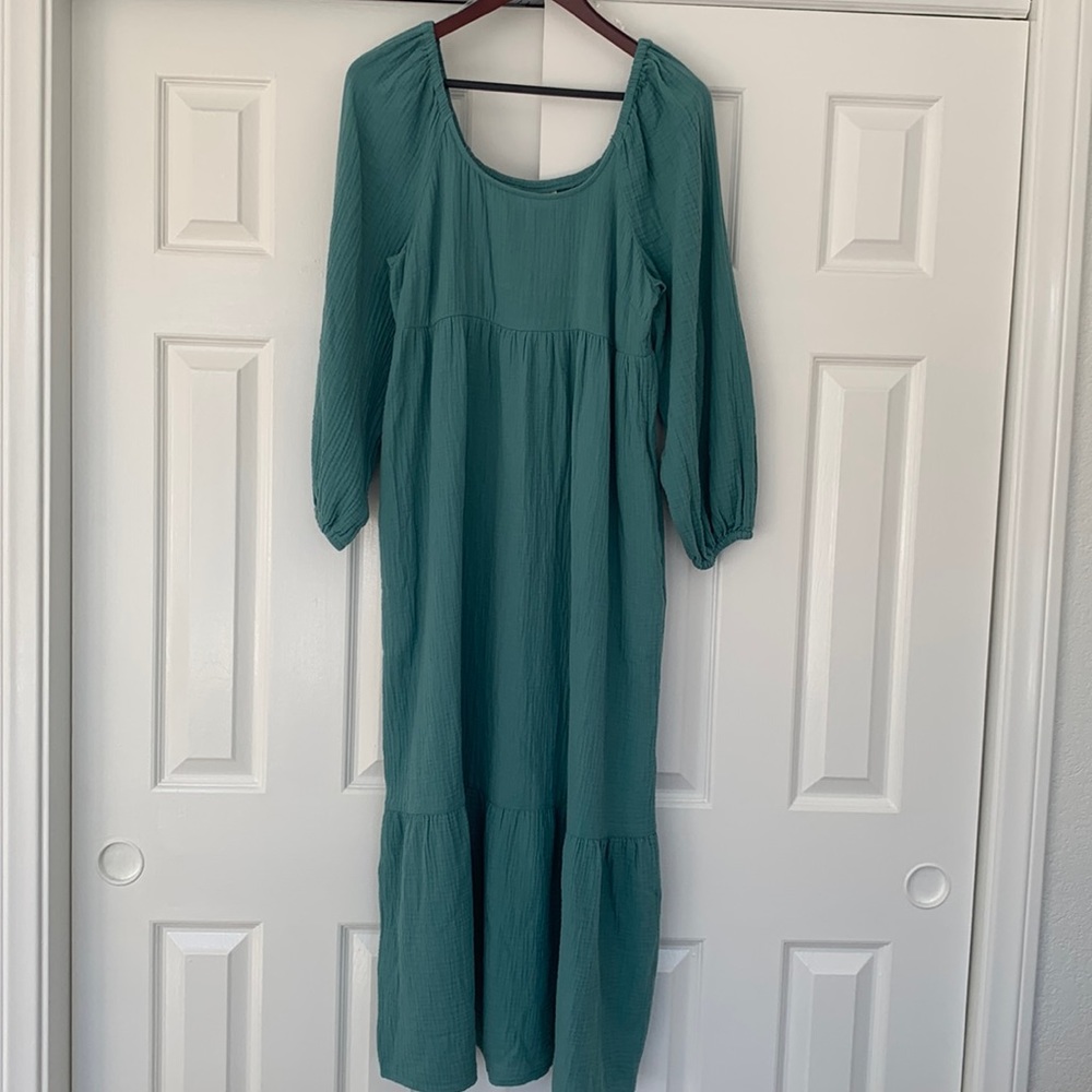 Dress, M